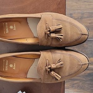 Pair Neiman Marcus men's shoes sz 9 vintage an clean